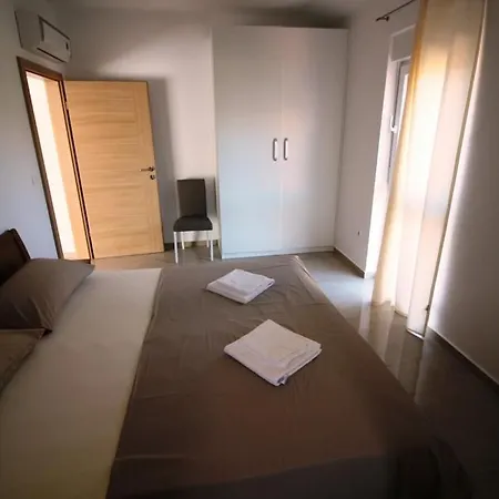 With Parking Space - 25114 דירה *